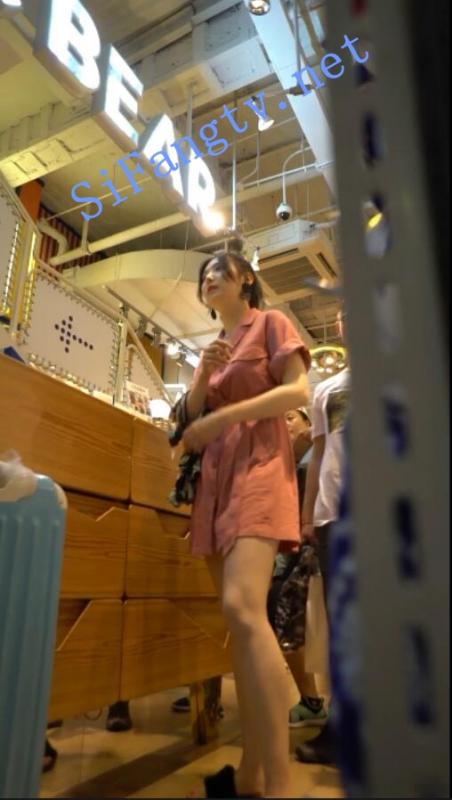 [首发CD]华尔兹2019街拍系列35-高颜值美女灰内裤塞屁股里-福利好好看