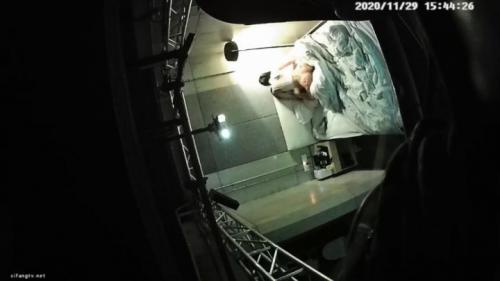 3602020-11-29情趣酒店主题套房摄像头偷拍可爱鲜嫩学妹和帅气男友的激情周末-撸先生
