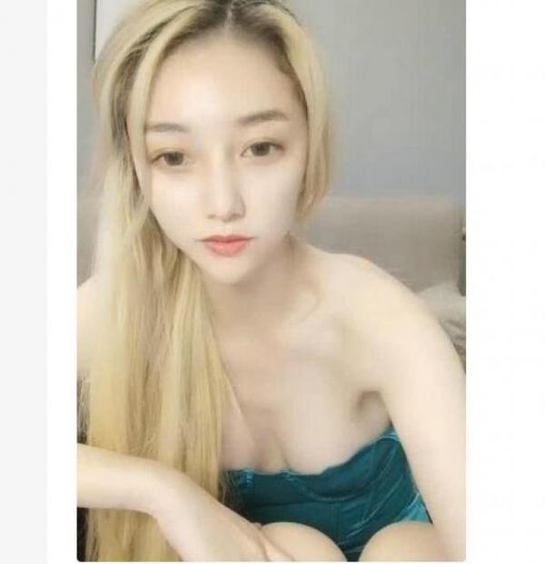 顶级美腿丝袜女神黄毛小可爱诱惑视频1V-福利好好看
