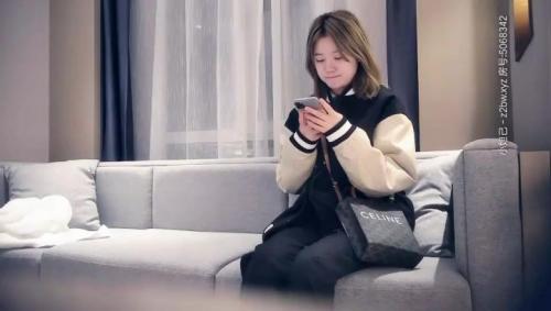 精品探花推荐12.21LOVE小天第一场约了个颜值不错花臂纹身萌妹子-撸先生