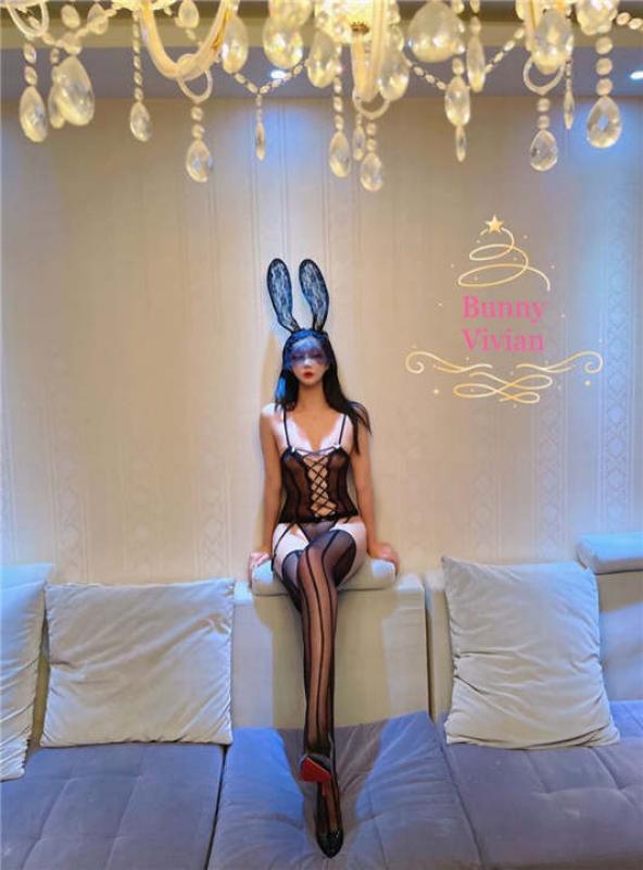 推特反差婊网红[爱丝袜Vivian姐]最新定制–性感厨娘[20P/1V/916MB]-福利好好看