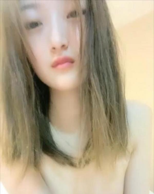 身材苗条美腿粉嫩萝莉尺度福利视频1V-福利好好看