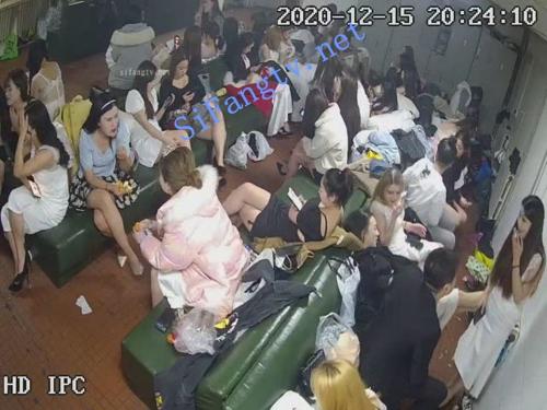 [摄像头偷拍]国内高端夜场小姐休息间实录-福利好好看