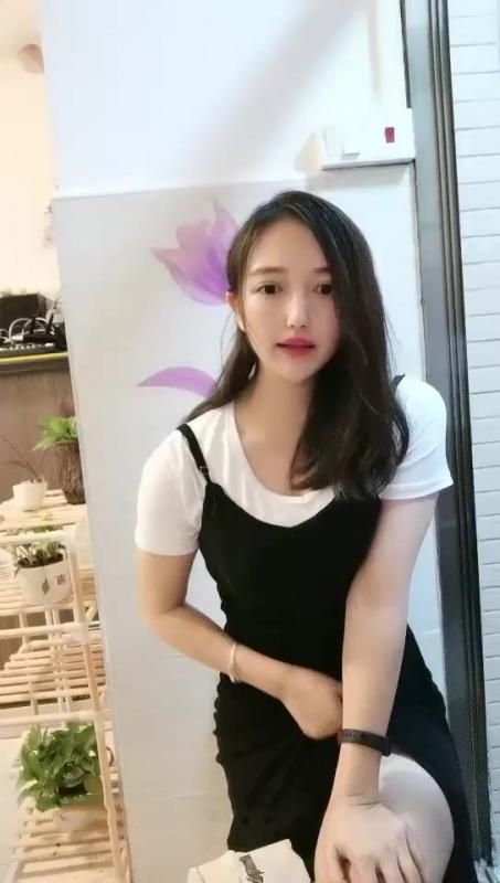 邻家小姐姐来了新人颜值美女和炮友居家啪啪，脱下衣服揉奶子呻吟诱人，掰穴特写坐在沙发上抽插后入猛操[LJXJJ/1V/478M]-福利好好看