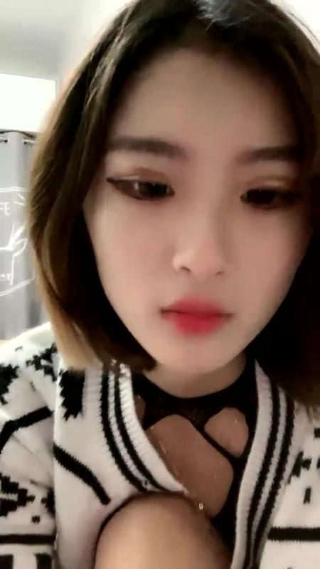 性感红唇新人短发妹子连体网袜露逼诱惑，近距离特写掰穴揉搓，我的逼怎么样喜欢吗脱光全裸展示[XGHCX/1V/480M]-福利好好看