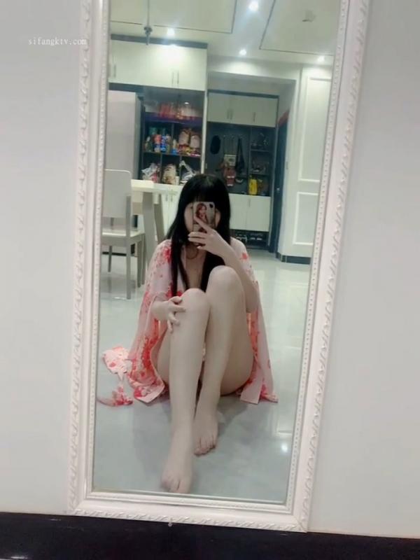 绿奴男友看单男狠操自己的00後嫩女友[MP4/1.41G]-福利好好看