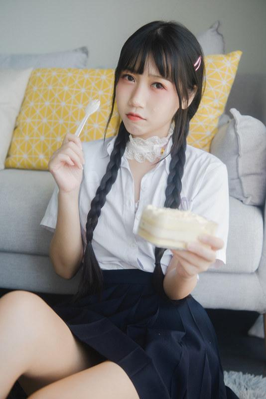 微博人气Coser不呆猫–奶油少女[80P4V-100MB]-福利好好看