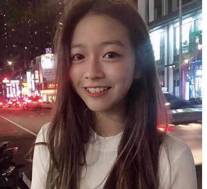 大学情侣-笑容很甜美的女孩被男友出卖啪啪被流出6P+7V-福利岛