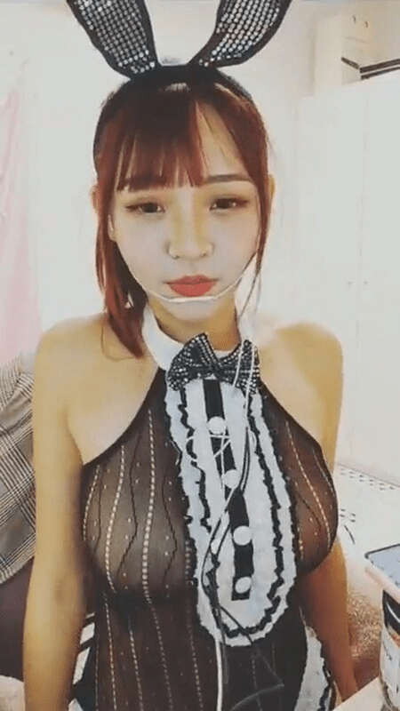 林襄瑞希兔女郎早期露奶直播尺度很大-福利好好看