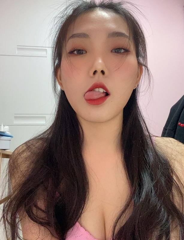 22歲中韓混血靠著乾淨的外表和甜美-福利好好看