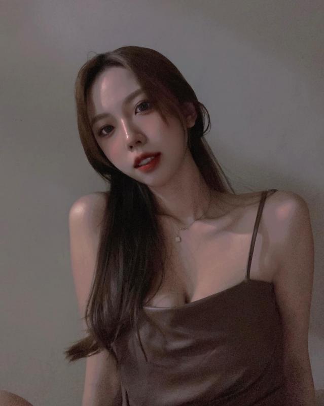 巨乳美甲師NANA奈流出-福利好好看