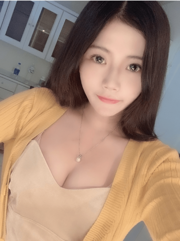 TWZP1223萬人追蹤的小美女51部自拍外流-福利好好看