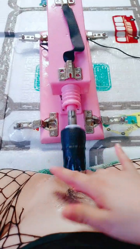 玩的好嗨的风骚少妇全程露脸激情大秀，享受高速炮击带来的快感抽插，浪叫不断高潮喷水好刺激，精彩不要错过-福利好好看