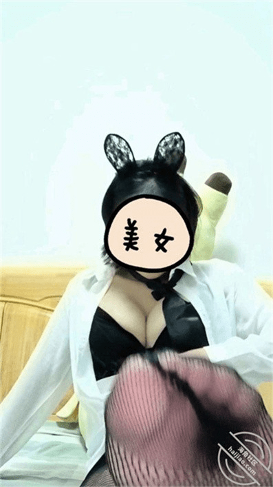 [最新封神❤️极品乱伦]海角社区乱伦大神强操哺乳期嫂子新作❤️乱伦3P前忍不住独占嫂子一次穿情趣衣服做爱像狂野小猫-福利好好看