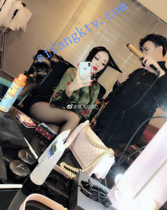 推特微博福利姬「宸大小姐」视频套图合集-福利好好看