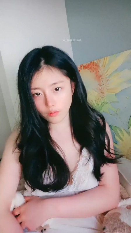 平台第一女神[熙颜]两年了终於下海了[MP4/4V/3.54G]-福利好好看