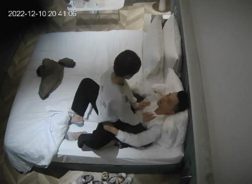 2022-12-10流出乐橙酒店偷拍❤️短发美女主动骑坐在男友身上求草-福利好好看