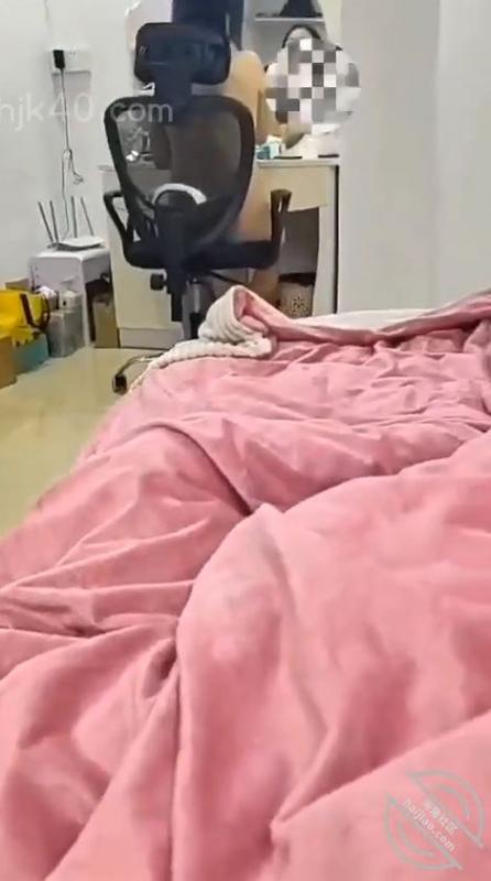 [最强母子乱伦]披风少年爱老妈睡前跟老妈来一炮原来老妈喜欢被打屁股超骚镜前后入浪叫无套内射享用滚烫精液-福利好好看