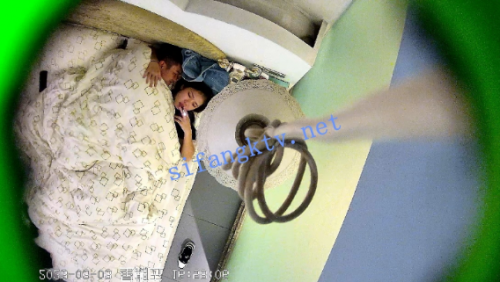 安防精品被古惑仔小流氓拽着头发糟蹋的在校大学生-福利好好看