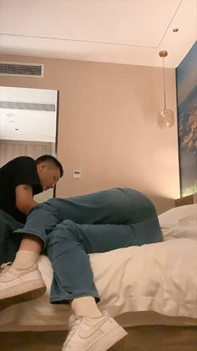 健身帅小伙是个大海王P2,约炮多位妹子视频流出超长集合,只要愿意来开房假装半推半就进去了,小伙大力把妹子操得死去活来-福利好好看