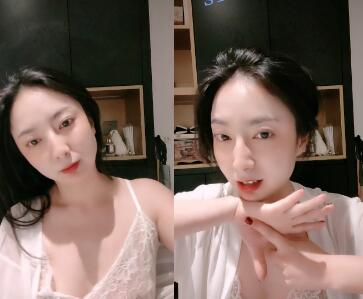 [小小小小小丸子]超骚御姐!揉奶抠逼道具皮鞭拍打-福利好好看