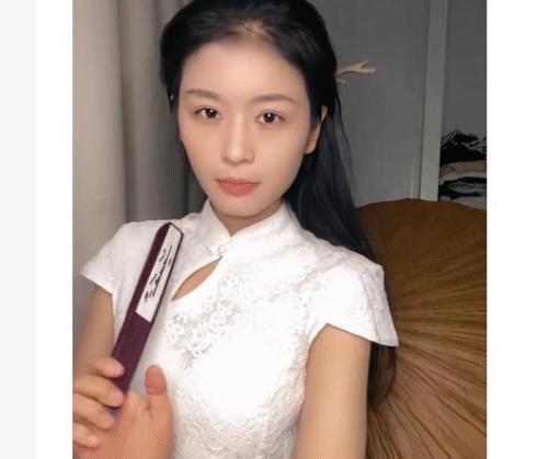 极品尤物气质女神！白色旗袍古典风！美臀超粉嫩穴，脱光光扭腰热舞，假屌插穴，让人欲罢不能-福利好好看