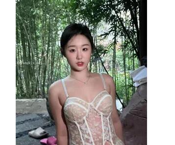 大神套路众多女孩子套路足交自拍及啪啪集合2[强推收藏版]40位妹子，不乏学生妹美女主播及白嫩萝莉等等，个别很极品狠清纯-福利好好看