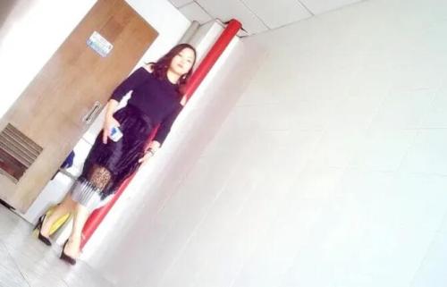 科技园黑纱裙尖高跟美艳女主管,毫无赘肉的窄小洞口让人性起-福利好好看