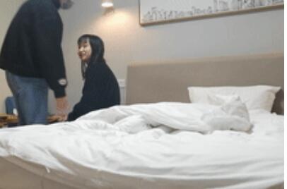 黑色玫瑰–酒店接客帅小伙，清纯颜值让人迷失，后入干得哇哇叫-福利好好看