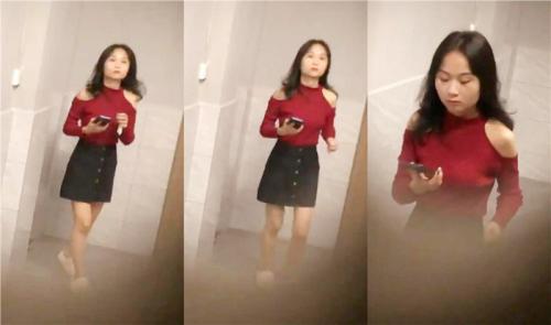 商场女厕近距离偷窥露肩短裙美女小口的肥鲍鱼-福利好好看