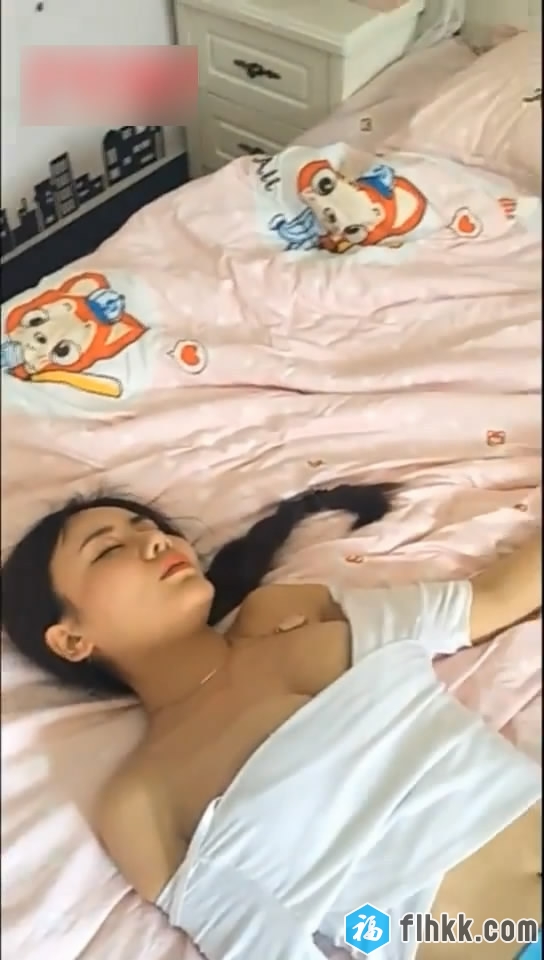 胸大性感的美女豆芽姐晚上喝醉酒误闯隔壁陌生男邻居家-福利好好看
