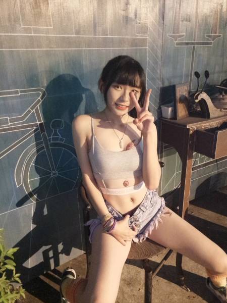贫乳露脸抖音妹MIUMYOUNG[KI9Jm/172M/5V/55P/171.4M]-福利好好看