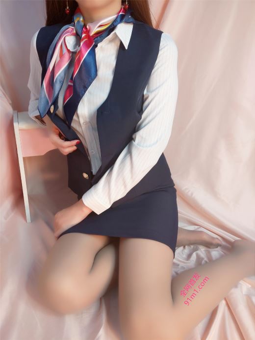 微博红人@（桃桃酱）系列（43）价值234元南航空姐制服震动按摩棒撕开袜袜自慰玩小穴原版高清（1V62P）[1.66G]-福利好好看