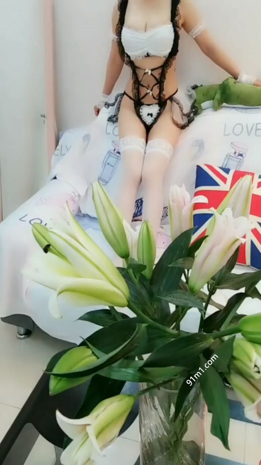 微博红人@巨乳（依酱酱）（10）白丝性感蕾丝小短裙口交水晶棒棒后入自慰原版高清[459.59M]-福利好好看
