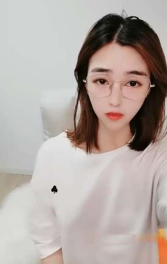 眼镜小姐姐7月吖尺度直播秀1V-福利好好看