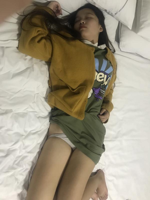 真实MJ 00年大胸小妹下yao变死猪玩弄 [20P38V]-福利好好看