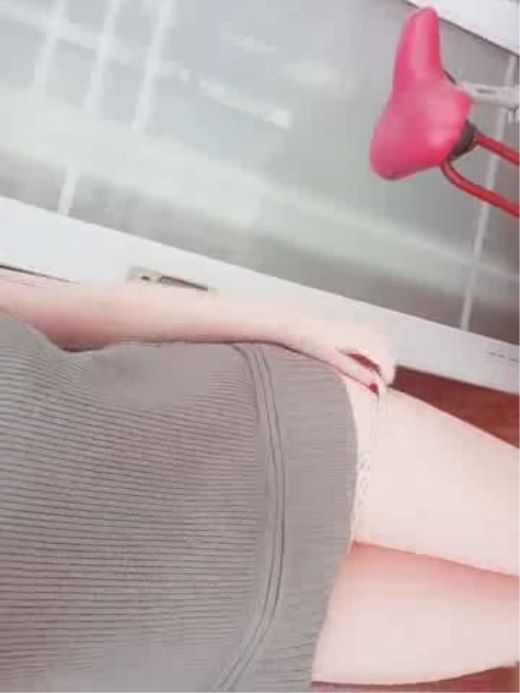 网络红人@超级嫩的萝莉清纯巨乳@[咪酱]系列（13)之阳台露出后入自慰幽灵呻吟原版高清[39.39M]-福利好好看