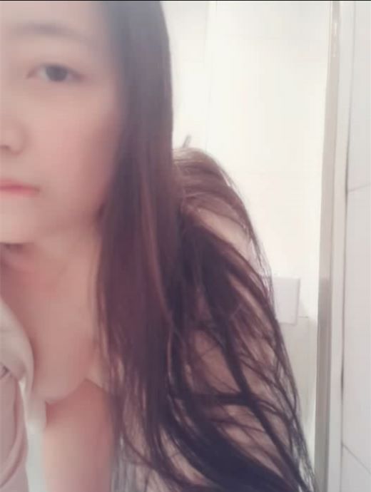 网络红人@超级嫩的萝莉清纯巨乳@[咪酱]系列（03)之性感毛衣厕所诱惑近视角双指插入自慰原版高清[36.26M]-福利好好看