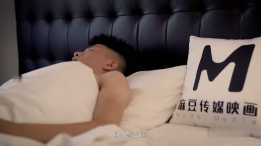 国产AV剧情巨作(32)国产AV剧情巨作性感御姐范眼镜阿姨勾引外甥乱伦激情燃烧原版高清720P[304.56M]-福利好好看