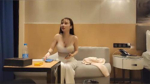 约到高颜值好身材御姐前凸后翘裹胸白衣抱着她啪啪猛顶爽的不停呻吟浪叫小姐姐骑乘肉棒翘臀狠狠碰撞-撸先生