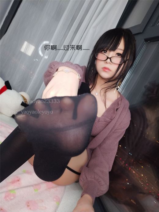 微博红人@软妹[摇摇乐]VIP会员作品-黑丝性感便装自撮原版高清（1V99P）[365.67M]-福利好好看