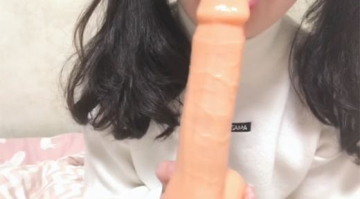 微博红人@少女[玖尾酱]之白色卫衣道具口交原版高清[65.48M]-福利好好看
