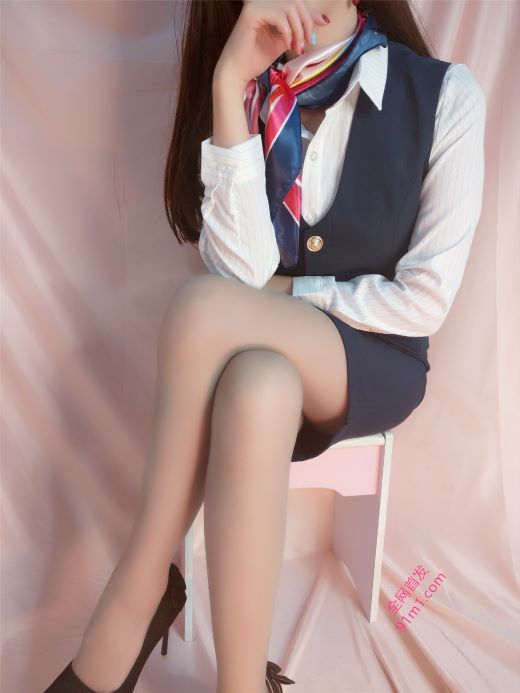 微博红人@（桃桃酱）系列（43）价值234元南航空姐制服震动按摩棒撕开袜袜自慰玩小穴原版高清（1V62P）[1.66G]-福利好好看