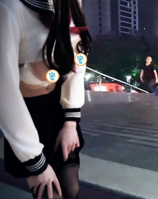 网络红人@[萌汁]系列之户外街头露出原版高清[25.35M]-福利好好看