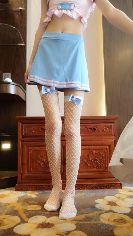微博红人@[软萌萝莉小仙阿]（19）双马尾性感情趣装+机炮震动棒自慰灵魂呻吟原版高清[420.95M]-福利好好看