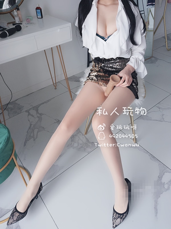 私人玩物VIP会员售卖20.2.28号售价358元作品 – 性感包臀短裙肉丝诱惑[37P+5V/942MB]-福利岛