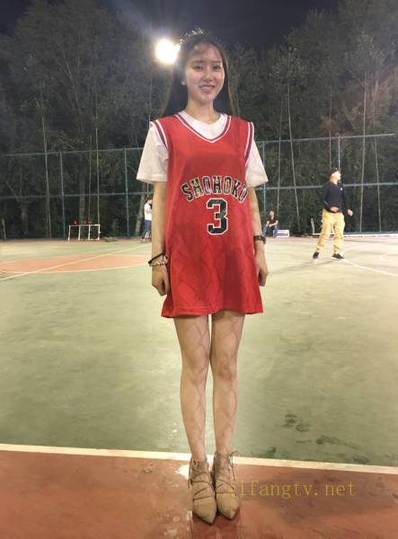 大学生活好系列 西北某高校一个身材超级火辣的宝宝[1258p/4v]-福利岛