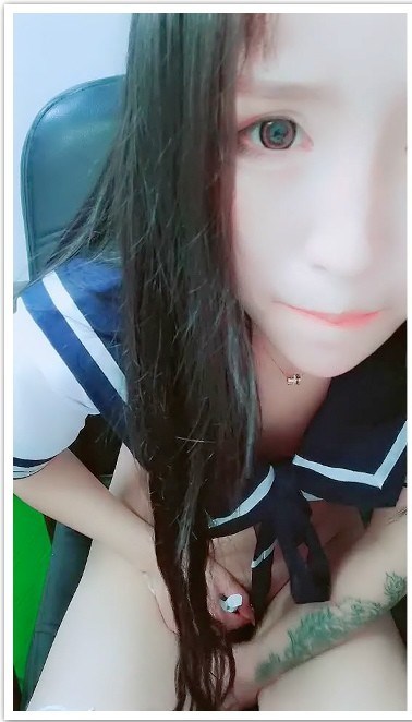 小骚妞【高三学妹晴晴】榜一粉丝约炮 道具自插 收费合集-福利岛