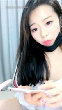 高颜学生美女【传媒对面学生】半裸体秀 挑逗你的性欲