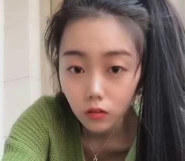 最新【大二学妹】定制福利三点，超萌颜值超高各种骚姿势